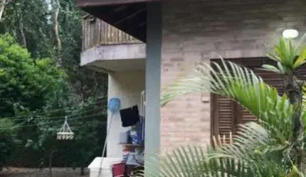 SOBRADO DE ALTO PADRÃO NO PARQUE VIVAMAR COM 3 DORMITÓRIOS.