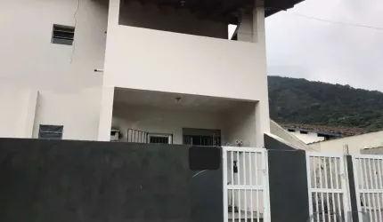 SOBRADO COM 5 CASAS NA LAGOINHA.