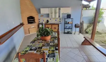 CASA DE ALTO PARÃO TÉRREA COM MEZANINO NO PARQUE VIVAMAR.