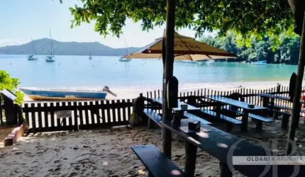 RESTAURANTE E CHALÉS EXCLUSIVOS PÉ NA AREIA NA PRAIA DO FLAMENGO PÉ NA AREIA.