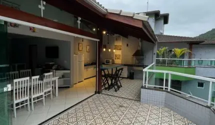 COBERTURA DUPLEX COM 3 SUÍTES NA PRAIA GRANDE.