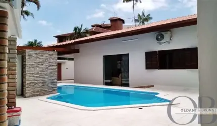 CASA DE ALTO PADRÃO NAS TONINHAS COM 5 DORMITÓRIOS.