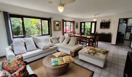 CASA TÉRREA NA RESSACA COM EDÍCULA.