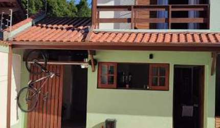 SOBRADO DE ALTO PADRÃO COM 4 DORMITÓRIOS NO PARQUE VIVAMAR.