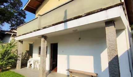 SOBRADO COM 4 DORMITÓRIOS NA BARRA DA LAGOA
