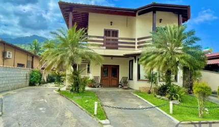 SOBRADO DENTRO DE CONDOMINIO COM 4 DORMITÓRIOS NO HORTO.