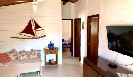 EXCELENTE CASA TÉRREA COM 3 DORMITÓRIOS APENAS 250 METROS DA PRAIA DAS TONINHAS.
