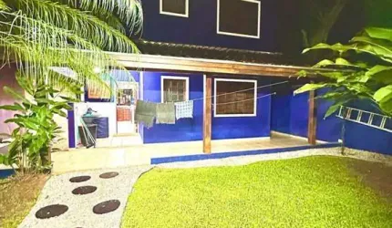 SOBRADO COM 2 DORMITÓRIOS MAIS EDÍCULA NO CENTRO.