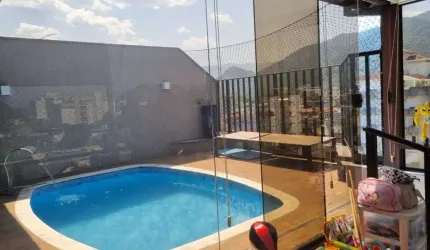 COBERTURA DUPLEX COM 3 DORMITÓRIOS MAIS PISCINA PRIVATIVA NO CENTRO.