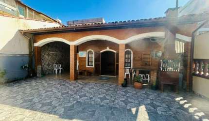 CASA TÉRREA COM 3 DORMITÓRIOS MAIS JACUZZI NO BAIRRO ITAGUÁ.