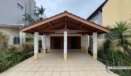 CASA TÉRREA COM 3 DORMITÓRIOS APENAS 50 METROS DA ORLA DO ITAGUÁ