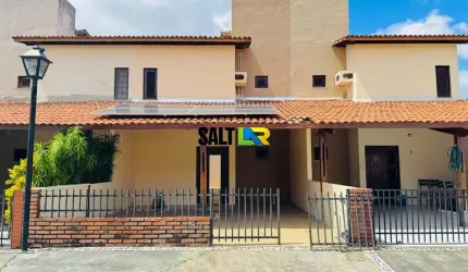 Casa Duplex em condomínio no Passaré