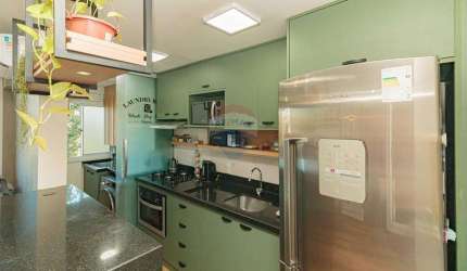 Apartamento de 2 dormitórios (finamente decorado,com piso aquecido)1 vaga de garagem