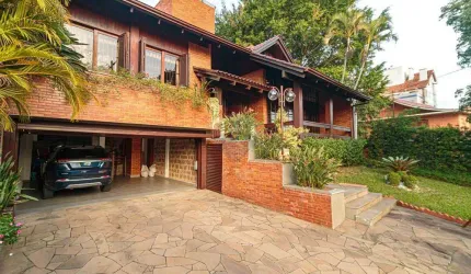 Ótima  residência de 3 dormitórios com piscina!
