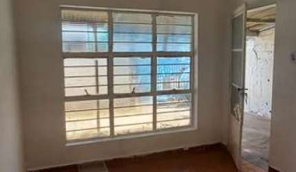Casa para Locação em Sorocaba, Jardim Botucatu, 3 dormitórios, 1 banheiro, 2 vagas
