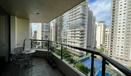 Apartamento a venda no Itaim Bibi, 220 metros, 3 suítes com 4 vagas.