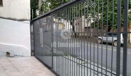 Sobrado ótima localização, próximo aos Parques.