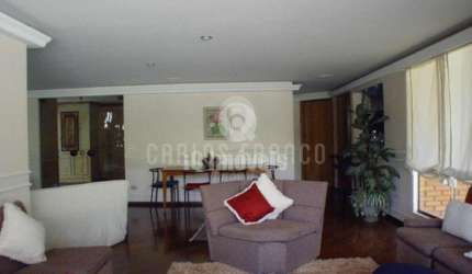 Apartamento no Campo Belo , 276 m² uteis (493 m² total), Abaixo da avaliação