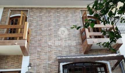 Vende em Moema sobrado reformado, 4 dormitórios, 2 vagas, espaço gourmet