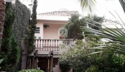 Sobrado a venda, Vila Ipojuca, 330 metros, 3 dormitórios, 3 suítes, 3 vagas, R$ 2.100.000,00