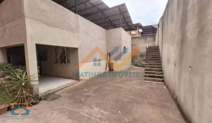 Casa com Lote grande no Bairro Veneza - Ipatinga