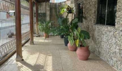 CASA DE TRES QUARTOS VILA CELESTE