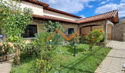 Casa com 4 quartos no bairro Amaro Lanari
