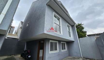 Sobrados 03 Dormitórios e 1 suíte com 135m²  - Xaxim - Curitiba.