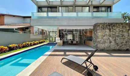 Luxuosa Residência com 5 Suítes e Jacuzzi no Jardim Acapulco