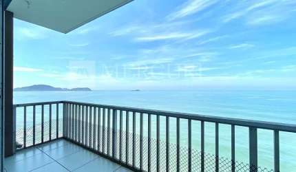 Apartamento à Venda na Praia das Pitangueiras, Guarujá - Vista para o Mar