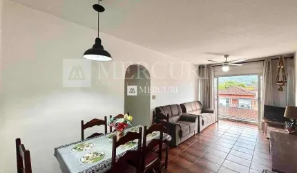 Apartamento na Praia da Enseada com Sacada