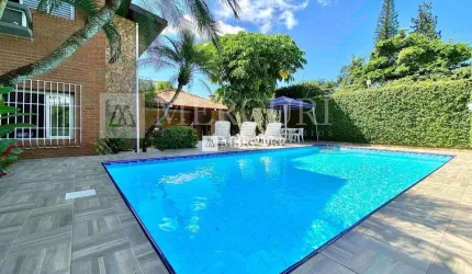 Casa no Guarujá, Enseada, com Piscina e 4 Suítes