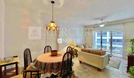 Apartamento no Guarujá, Praia das Pitangueiras, 2 quartos e sacada com vista para o mar.