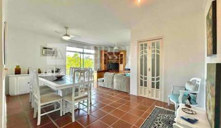 Apartamento no Guarujá, Enseada, Espaçoso, 2 Quartos e Sacada