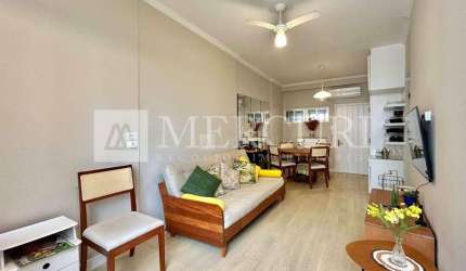 Apartamento no Guarujá, Pitangueiras, Repaginado e Próximo da Praia.