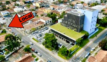 Araucária centro terreno com casas