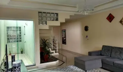 Sobrado com 4 Suítes, 7 Vagas à venda, 243 m² por R$ 1.050.000 - Parque Jaçatuba - Santo André/SP