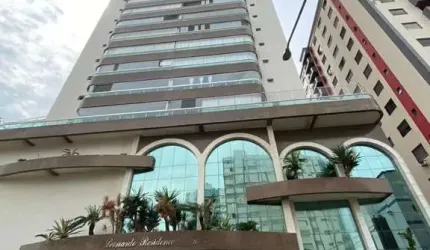 Apartamento com 4 dormitórios com varanda gourmet na Guilhermina na Praia Grande