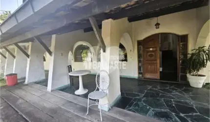 Casa com 3 dormitórios á venda em Condomínio . Aceita permuta por imóvel em SP