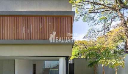 Vende-se casa em condomínio belo e aconchegante.