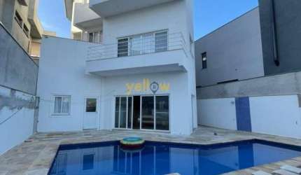 Casa luxuosa em condomínio fechado em Parque dos Lagos - Mogi das Cruzes, com 300m² de área útil, 3 dormitórios, 5 banheiros, por R$2.850.000. Encontre seu lar ideal agora!