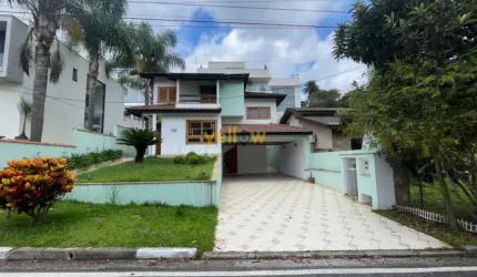 Casa em Condomínio Fechado em Arujá: 4 Dormitórios, 1 Suíte, 4 Banheiros.