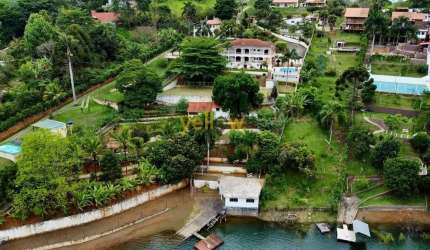 Chácara em Almeida Prado - Igaratá com 400m² de área útil, 4 dormitórios e 4 suítes por R$ 2.300.000 milhões - Venda