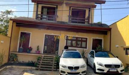 Casa em Condomínio Fechado em Arujázinho IV - Arujá | 315m², 5 Dormitórios, 3 Suítes - Venda