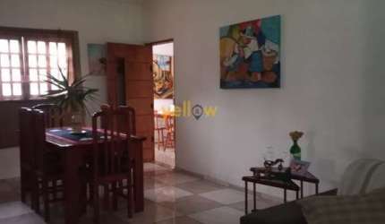 Chácara em - Suzano: 175m², 4 dormitórios, 1 suíte, 3 banheiros por R$ 795.000 para venda.