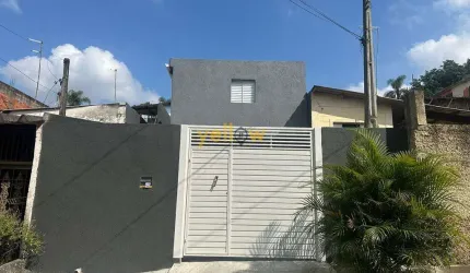 Casa à Venda em Arujá: 4 Dormitórios e 2 Suítes