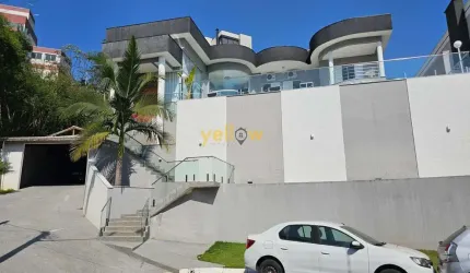 Luxuosa Casa em Condomínio Hills III - Arujá à Venda e Locação