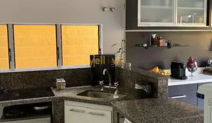Casa em Arujazinho IV: 3 Dorms, 2 Suítes