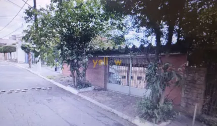 Casa à Venda em Barro Branco, SP: 3 Dorms, 4 Banheiros