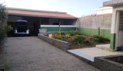 Casa à Venda em Jordanópolis - Arujá: 2 Dorms, 180m²